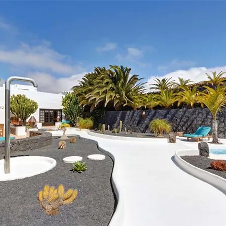 La Cueva Apartament Teguise (Lanzarote)